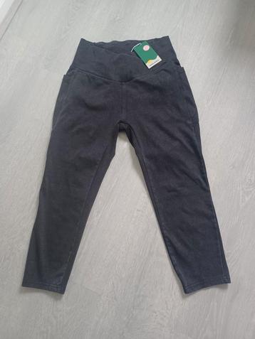 Nieuwe Halara broek/ legging maat M beschikbaar voor biedingen