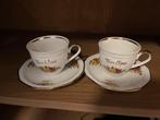 Kopjes met schotel 'Oma & Opa', Huis en Inrichting, Keuken | Servies, Gebruikt, Ophalen of Verzenden, Overige stijlen, Kop(pen) en/of Schotel(s)