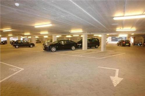 Te huur parkeerplaats Amsterdam nieuw west Osdorp (1069 KG), Auto diversen, Autostallingen en Garages