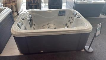 Jacuzzi riptide ACTIE SHOWMODEL beschikbaar voor biedingen