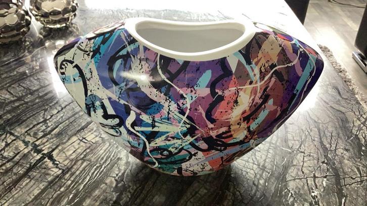 Vaas Pop Art Graffiti - Gebruikte Staat, Huis en Inrichting, Woonaccessoires | Vazen, Gebruikt, Overige kleuren, Minder dan 50 cm