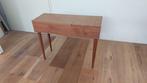Mid-century teak bijzettafeltje met kleppen, Huis en Inrichting, Tafels | Bijzettafels, Gebruikt, Deens mid-century, 55 tot 75 cm