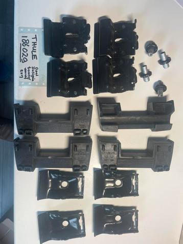 Thule kit 186029. 6029 Opel insignia met gesloten dakrail beschikbaar voor biedingen