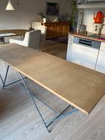 Behangtafel met houten bladen en metalen onderstel., Huis en Inrichting, Ophalen of Verzenden, Minder dan 10 m²
