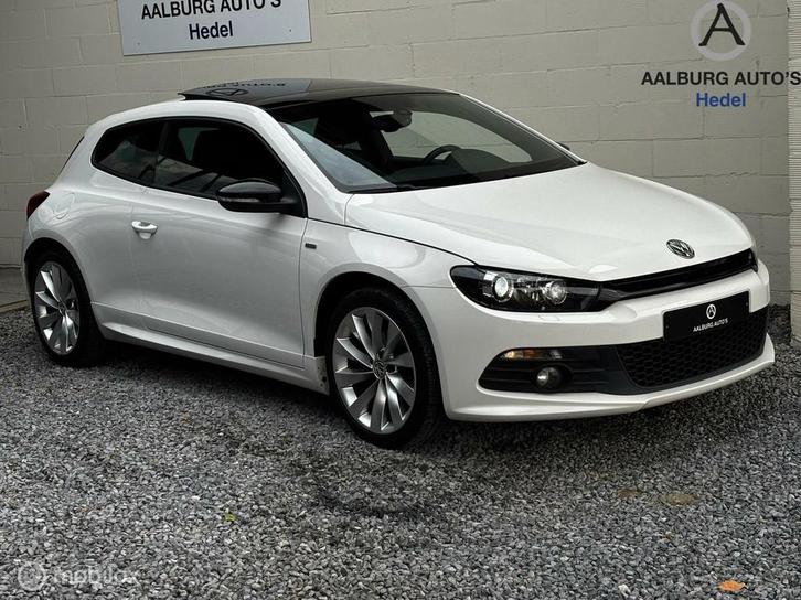Volkswagen Scirocco 1.4 TSI 122PK Xenon Panorama dak R-line, Auto's, Volkswagen, Bedrijf, Te koop, Scirocco, ABS, Airbags, Airconditioning