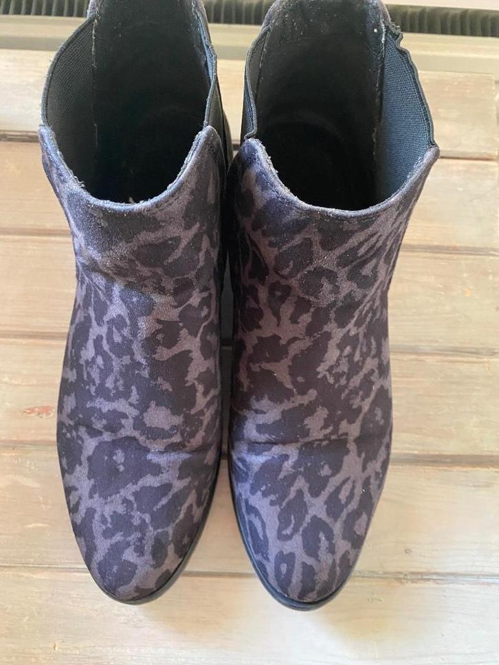 enkellaarsjes Marco Tozzi 42 zwart/grijs animal, Kleding | Dames, Schoenen, Zo goed als nieuw, Lage of Enkellaarzen, Zwart, Verzenden