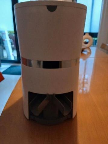 Welltobe Automatic Pet Feeder  beschikbaar voor biedingen