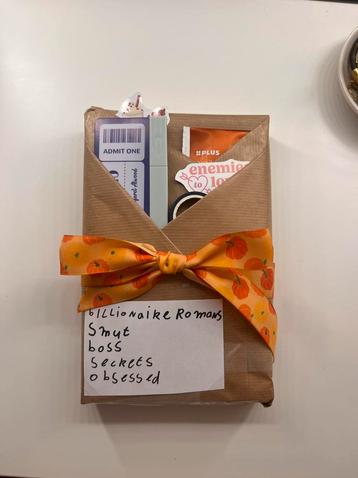 Blind date book beschikbaar voor biedingen