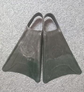 2x Bodyboard Flippers maat Medium en Large beschikbaar voor biedingen