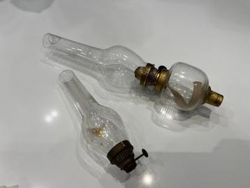 Antiek olielamp glas en onderdelen beschikbaar voor biedingen