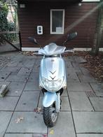 Tekoop nette snor scooter merk kymco vaste prijs 425 euro, Fietsen en Brommers, Scooters | Peugeot, Ophalen, Gebruikt, Overige modellen