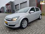 Opel Astra 1.4 Enjoy, Auto's, 47 €/maand, Origineel Nederlands, Te koop, Zilver of Grijs