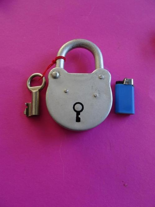 GROOT OUD ANTIEK HANGSLOT + SLEUTEL SLOT SLOTEN SLEUTELS HEK, Antiek en Kunst, Curiosa en Brocante, Ophalen of Verzenden