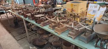 antieke weegschaal beschikbaar voor biedingen