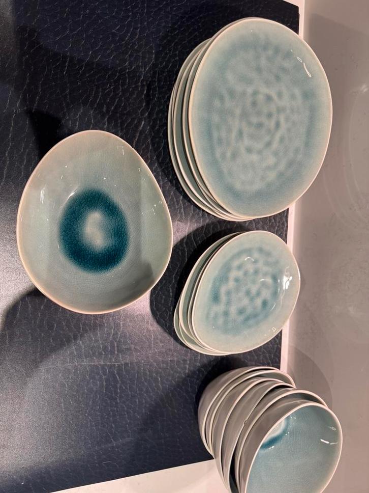 Mooi compleet servies, Huis en Inrichting, Keuken | Servies, Zo goed als nieuw, Compleet servies, Effen, Keramiek, Ophalen