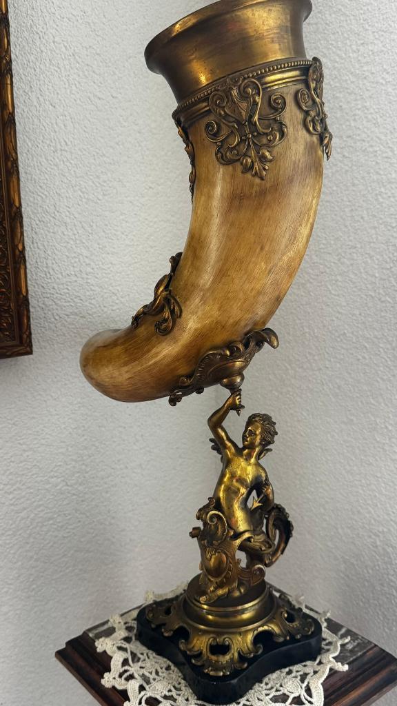 Antieke Drinkhoorn, Antiek en Kunst, Antiek | Meubels | Tafels, Ophalen