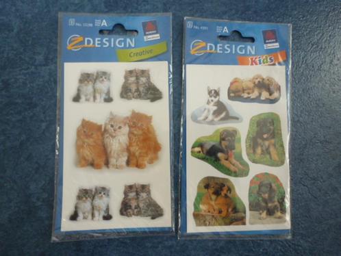 NIEUW 2 stikkervellen van HONDEN EN KATTEN 11 stuks, Verzamelen, Stickers, Nieuw, Ophalen of Verzenden