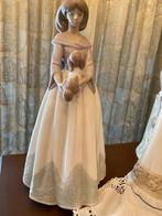 Nao by Lladró – Vrouw met hondje, Antiek en Kunst, Ophalen of Verzenden