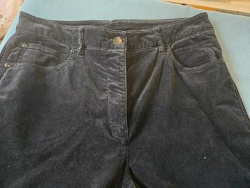 Luisa Cerano zwarte fluwelen broek Mt 40 beschikbaar voor biedingen