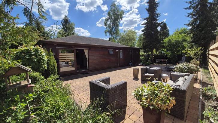 Ruime chalet te koop!, Tuin en Terras, Tuinhuizen, Gebruikt, 3 ramen of meer, Ophalen of Verzenden