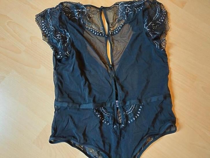 Zwarte / roze body Hunkemöller maat l/ 40, 80B, Ophalen of Verzenden