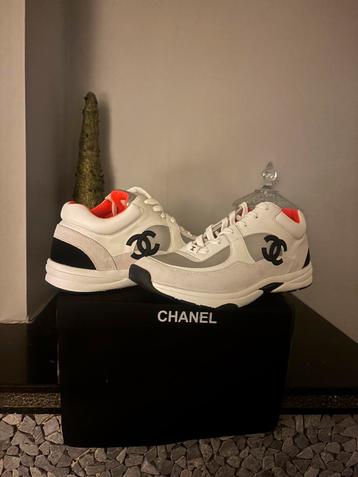 Chanel Sneakers – Wit/Zwart – Maat 42 – Nieuw in doos beschikbaar voor biedingen