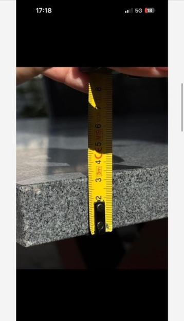 buiten tafel beschikbaar voor biedingen