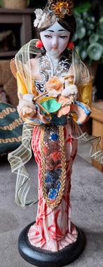 Vintage Oosterse Pop Handgemaakt. Aziatische kunst en cultuu, Ophalen of Verzenden