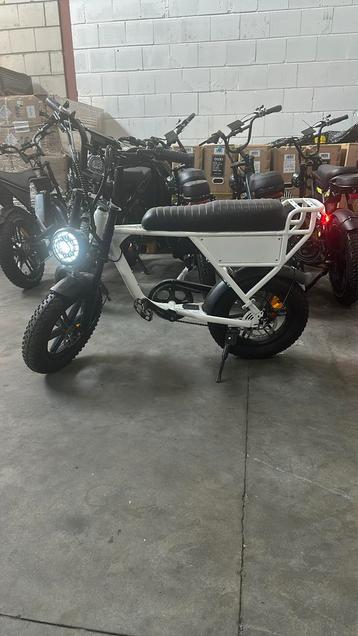 C63 mini Fatbike 16inch Wit maar paar maanden oud beschikbaar voor biedingen