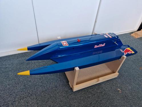 Rc redbull powerboat hull, Hobby en Vrije tijd, Modelbouw | Boten en Schepen, Gebruikt, 1:32 tot 1:50, Overige merken, Ophalen of Verzenden