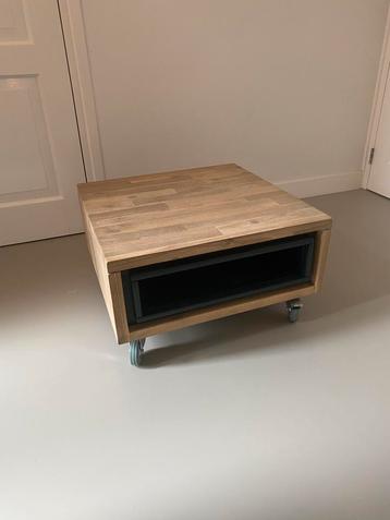 Salontafel vierkant op wielen henders en hazel  beschikbaar voor biedingen