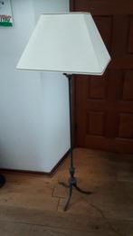 STAANDE SCHEMERLAMP (1.60  ) MET KAP, Huis en Inrichting, Lampen | Vloerlampen, Ophalen, Zo goed als nieuw, 150 tot 200 cm