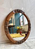 Vintage ovale spiegel met houten lijst bloemen, Ophalen of Verzenden, Ovaal, Minder dan 50 cm, Minder dan 100 cm