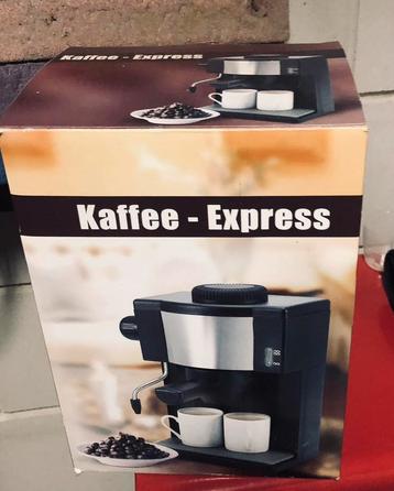Koffiezetapparaat voor twee kopjes,samen met strijkijzer beschikbaar voor biedingen