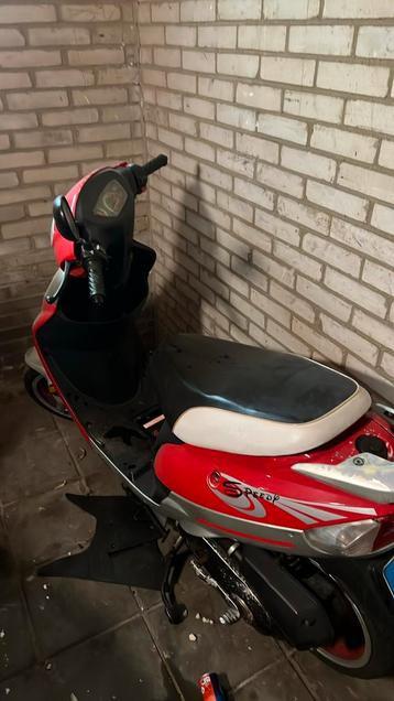 Speedy scooter beschikbaar voor biedingen