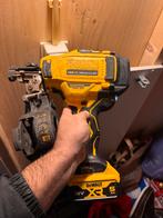 De WALT DCN45RNNT Accu Roofing Rolspijkertacker 18V XR, Ophalen of Verzenden, Zo goed als nieuw, Boor- en Schroefmachine