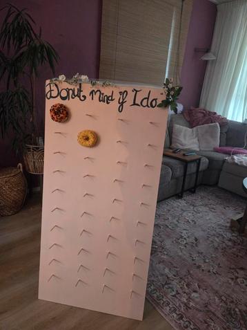 Donut wall voor 40 donuts beschikbaar voor biedingen
