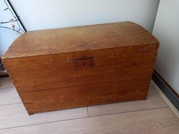 hutkoffer hout beschikbaar voor biedingen