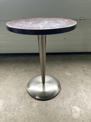 Tafels, Stoelen, Verlichtig, luxe trap en spiegels. beschikbaar voor biedingen