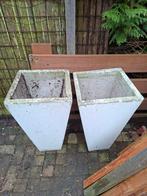 2 Betonnen Bloembakken - Robuust en Stijlvol, Tuin en Terras, Bloembakken en Plantenbakken, Gebruikt, Minder dan 60 cm, Vierkant