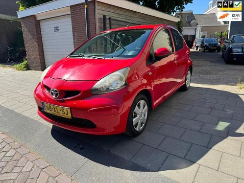 Toyota Aygo 1.0-12V + Benzine Handgeschakeld 5-deurs NAP top, Auto's, Toyota, Bedrijf, Te koop, Aygo, ABS, Airbags, Centrale vergrendeling