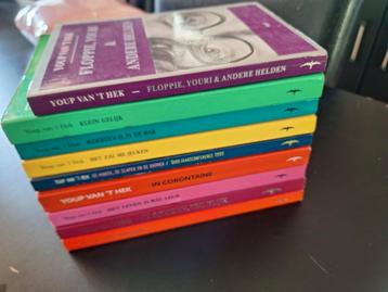 Pocketboeken youp van het hek  beschikbaar voor biedingen
