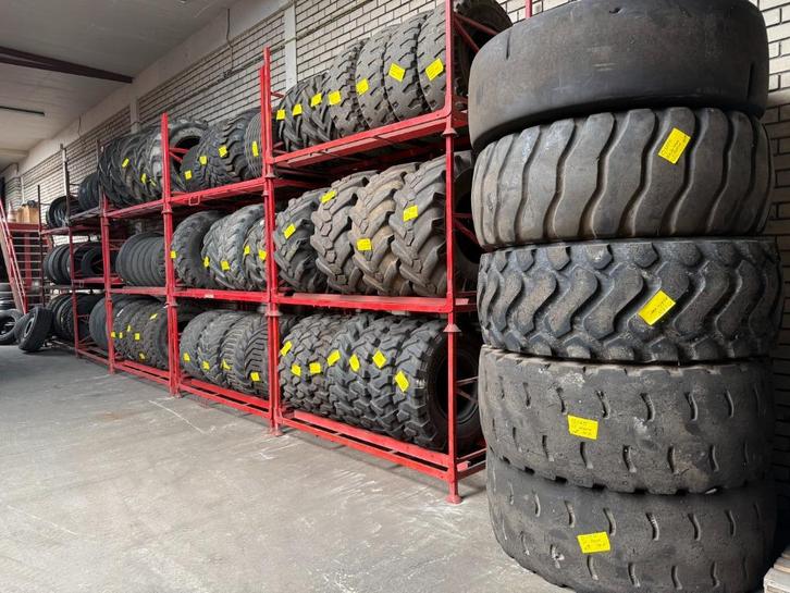 Gebruikte Landbouw - Grondverzet - Industrie banden, Auto-onderdelen, Banden en Velgen, Band(en), Zomerbanden, Overige maten, Overige