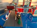 Lego city brandweerkazerne 7945, Ophalen of Verzenden, Zo goed als nieuw
