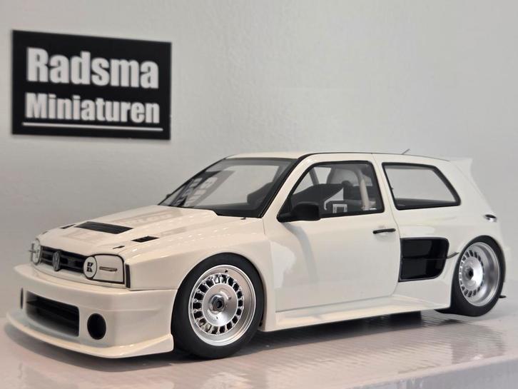 Volkswagen Golf III Khyzyl Saleem 2024 - White - 1:18 Otto, Hobby en Vrije tijd, Modelauto's | 1:18, Nieuw, Auto, OttOMobile, Ophalen of Verzenden