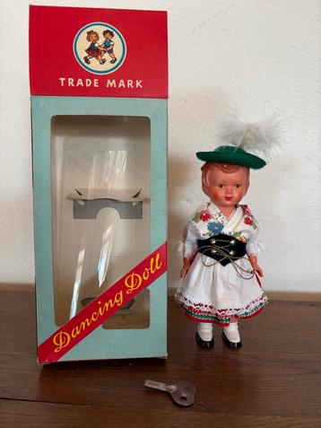 Vintage Sweetheart Dancing Doll in Doos beschikbaar voor biedingen