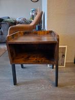 Industrieel nachtkastje, zie fotos voor de maten, Huis en Inrichting, Slaapkamer | Nachtkastjes, Ophalen, Zo goed als nieuw, Hout