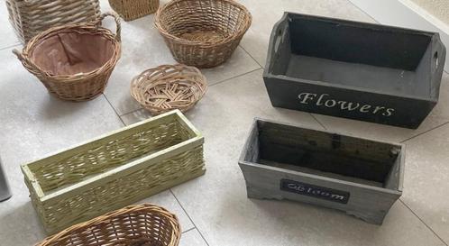 houten en rieten bloembakjes / rieten mandje binnen / balkon, Tuin en Terras, Bloempotten, Zo goed als nieuw, Overige materialen