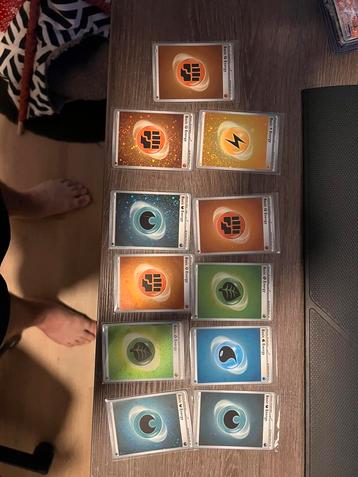 Pokemon kaarten swirling energy beschikbaar voor biedingen