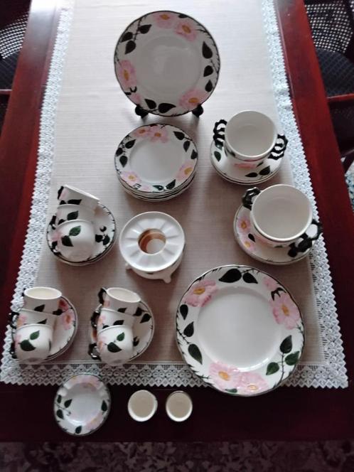 VILLEROY EN BOCH Wild Rose, Huis en Inrichting, Keuken | Servies, Zo goed als nieuw, Bord(en), Overige stijlen, Porselein, Ophalen of Verzenden